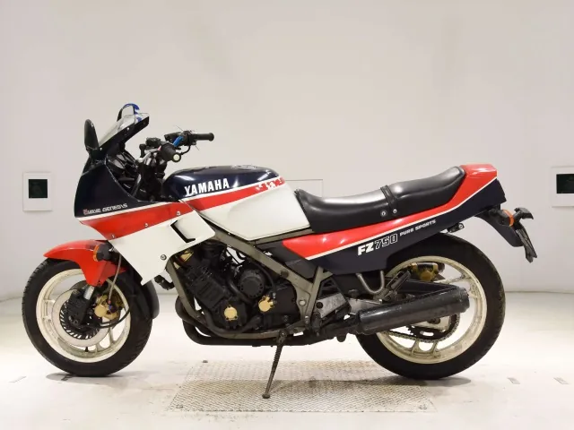 Yamaha FZ750 1985, white | red | blue, фото 2