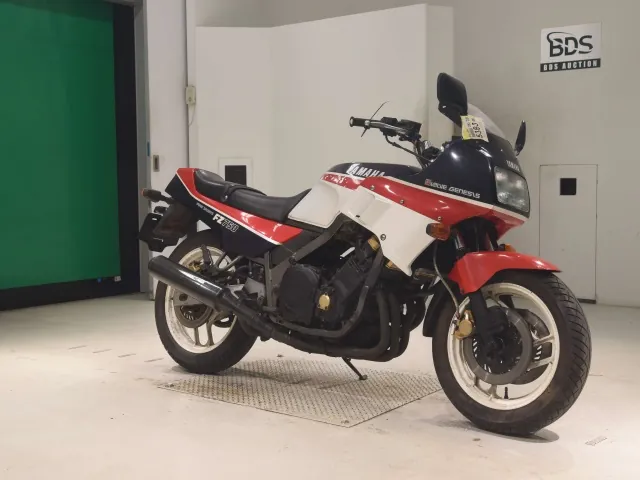 Yamaha FZ750 1985, white | red | blue, фото 3