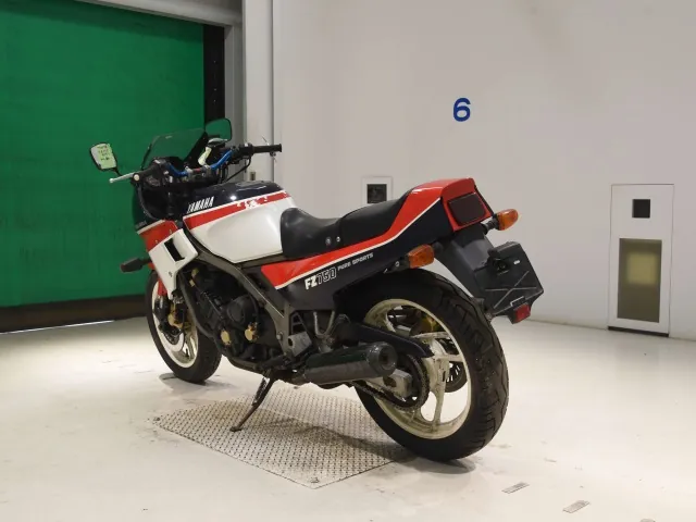 Yamaha FZ750 1985, white | red | blue, фото 6