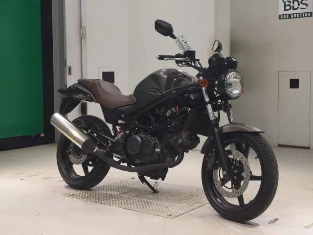 Honda VTR250 MC33, серебристый, фото 3