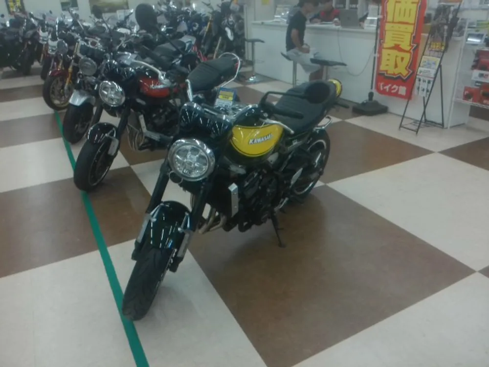 Kawasaki Z900RS 2023, yellow / green, фото 2