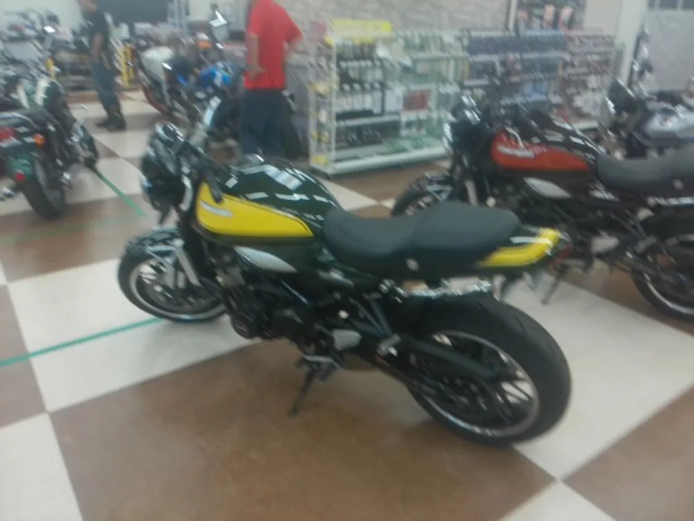 Kawasaki Z900RS 2023, yellow / green, фото 4