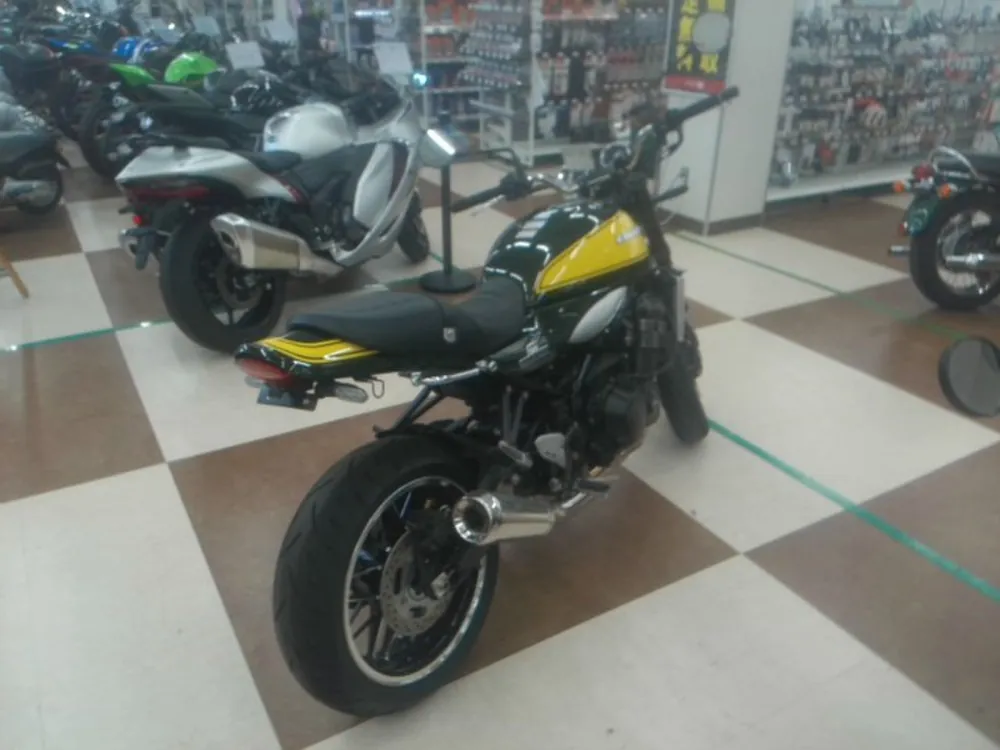 Kawasaki Z900RS 2023, yellow / green, фото 5