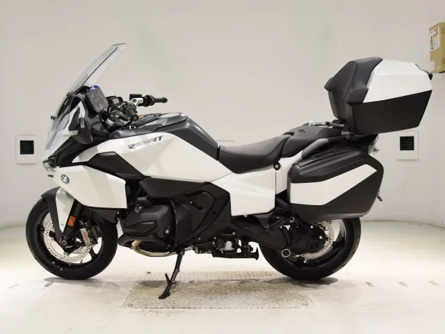 BMW R1300RT ASA 2026, белый, чёрный, фото 2