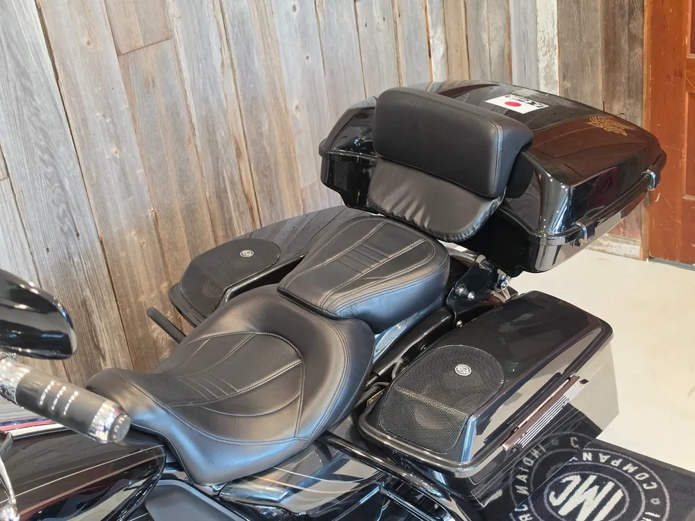 Harley-Davidson FLHXSE CVO 2012, чёрный, фото 10