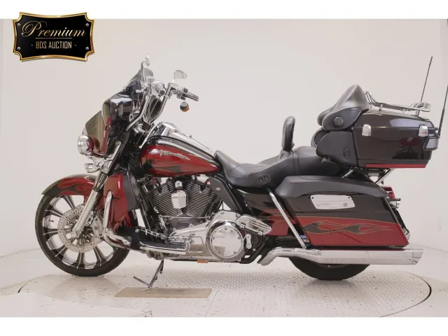 Harley-Davidson FLHTCUSE1800CVO 2010, бордовый, фото 2