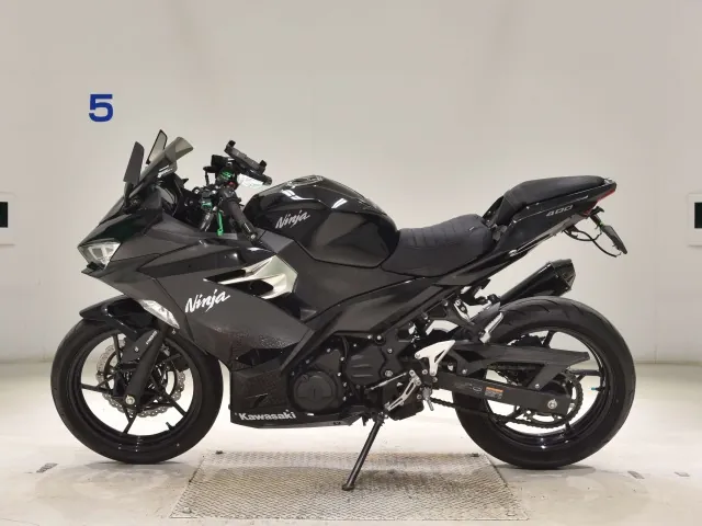 Kawasaki Ninja 400 2018, чёрный, фото 2