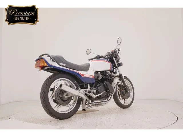 Honda CBX550 2026, белый, красный, синий, фото 5