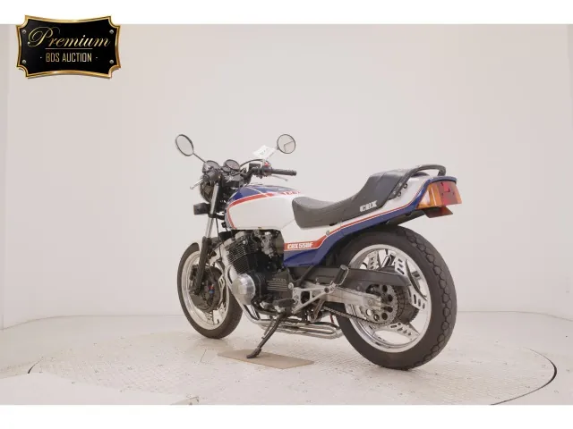 Honda CBX550 2026, белый, красный, синий, фото 6