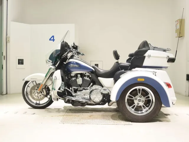 Harley-Davidson HARLEYFLHTCUTG1690 2015, белый, синий, фото 2