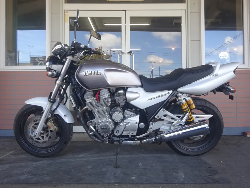 Yamaha XJR1300 1998, белый, серебристый, фото 3