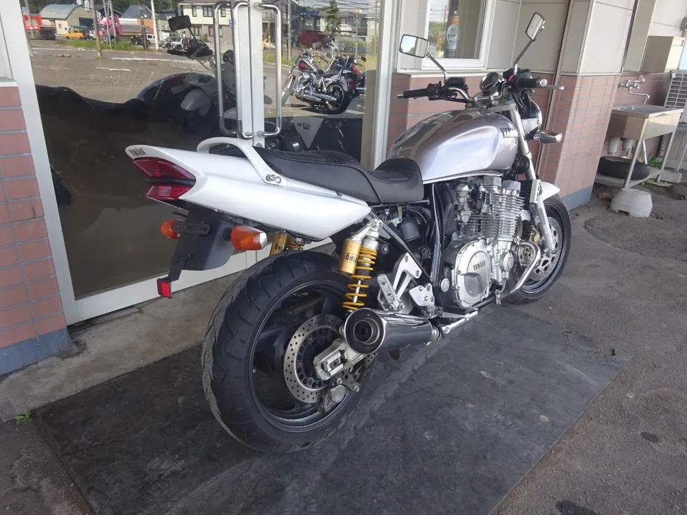 Yamaha XJR1300 1998, белый, серебристый, фото 8