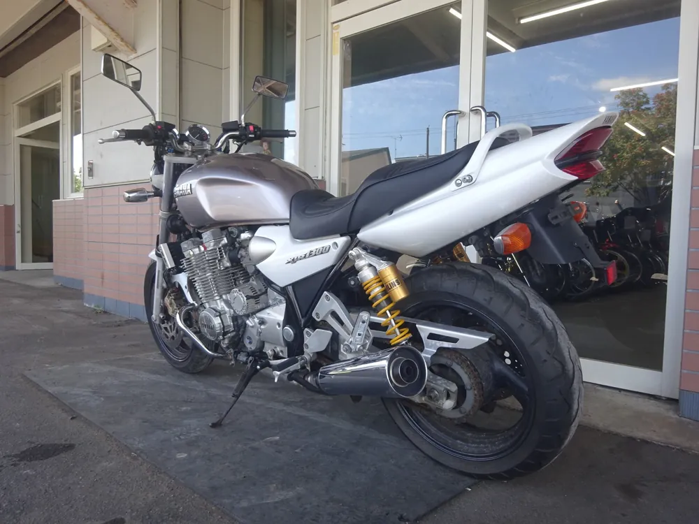 Yamaha XJR1300 1998, белый, серебристый, фото 9