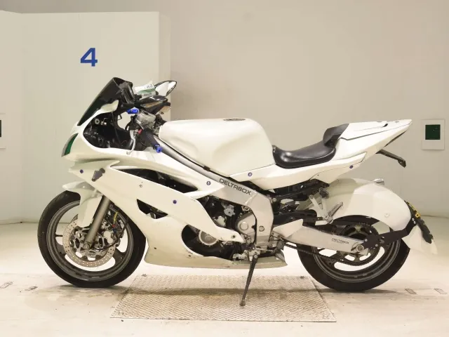 Yamaha FZR250R, белый, фото 2