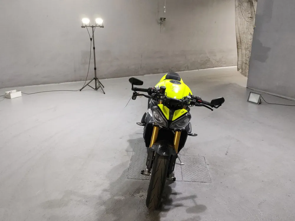 Triumph SPEED TRIPLE RX 2025, жёлтый, фото 3