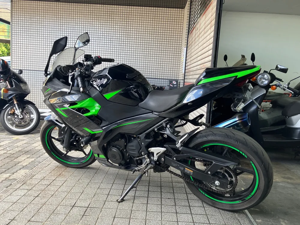 Kawasaki Ninja 400 2019, чёрный, фото 2
