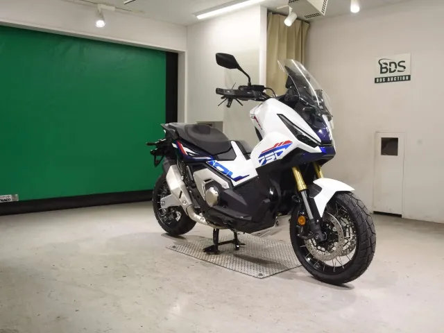 Honda X-ADV750 2026, белый, синий, фото 3