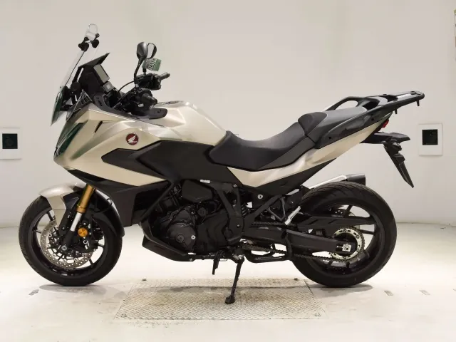 Honda NT1100 2025, золотистый, фото 2