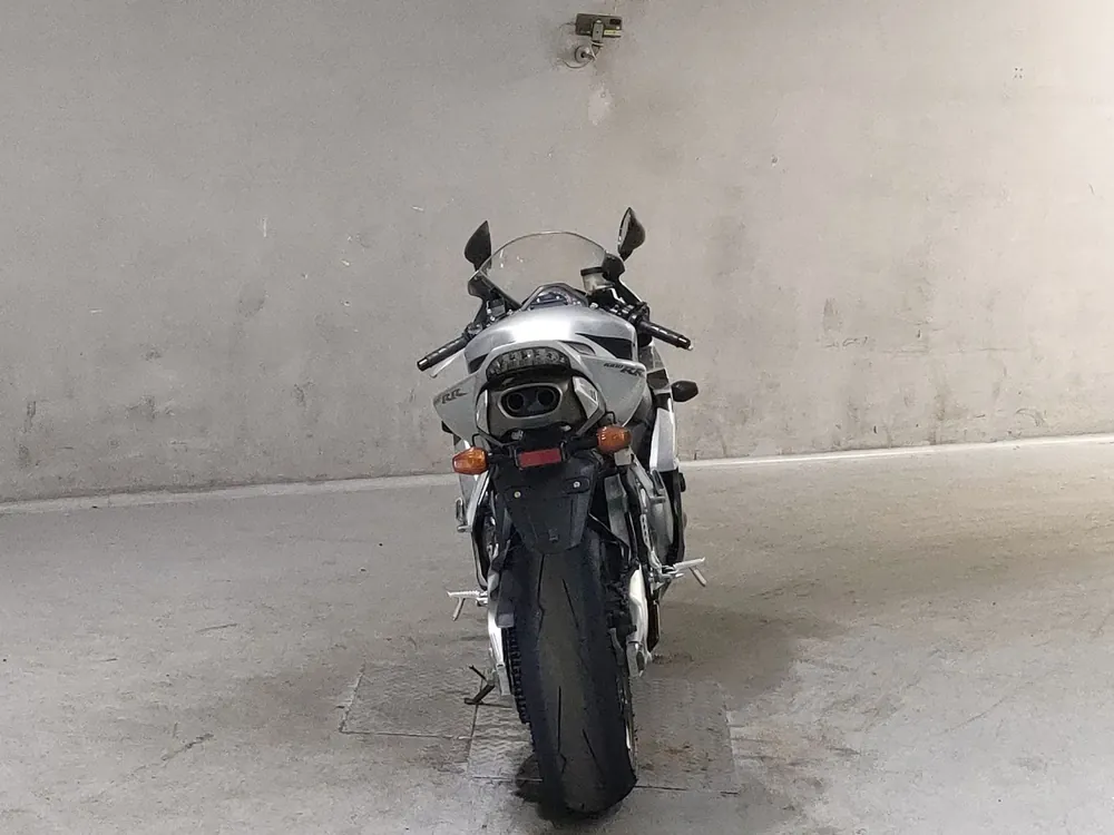 Honda CBR1000RR 2004, серебристый, фото 4