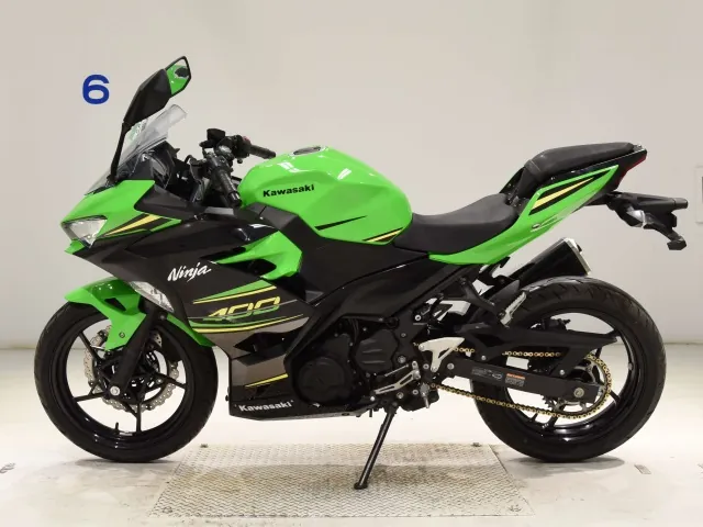 Kawasaki Z400 2023, black | green, фото 2