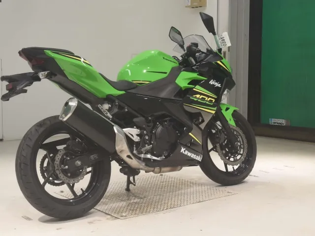 Kawasaki Z400 2023, black | green, фото 5