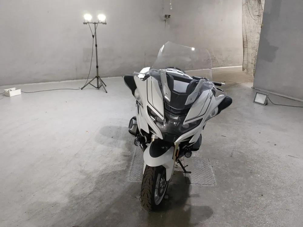 BMW R1250RT 2021, белый, фото 3
