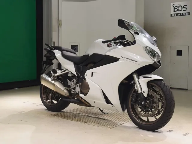 Honda VFR800F 2017, белый, фото 3