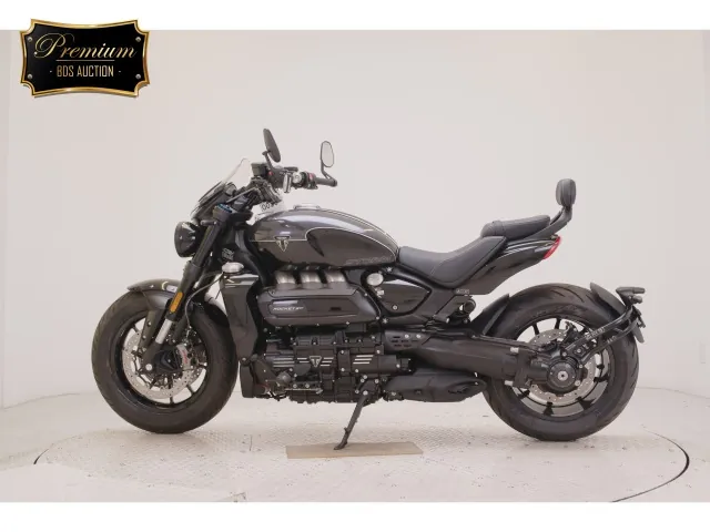 Triumph ROCKET III GT STORM 2026, чёрный, фото 2