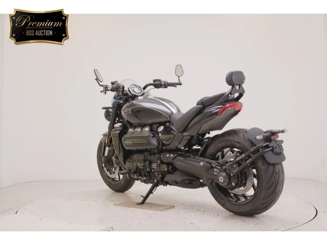 Triumph ROCKET III GT STORM 2026, чёрный, фото 6