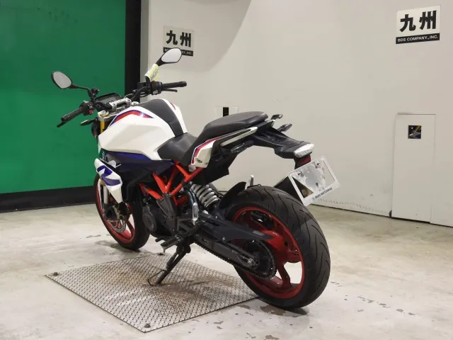 BMW G310R 2023, white | red | blue, фото 6