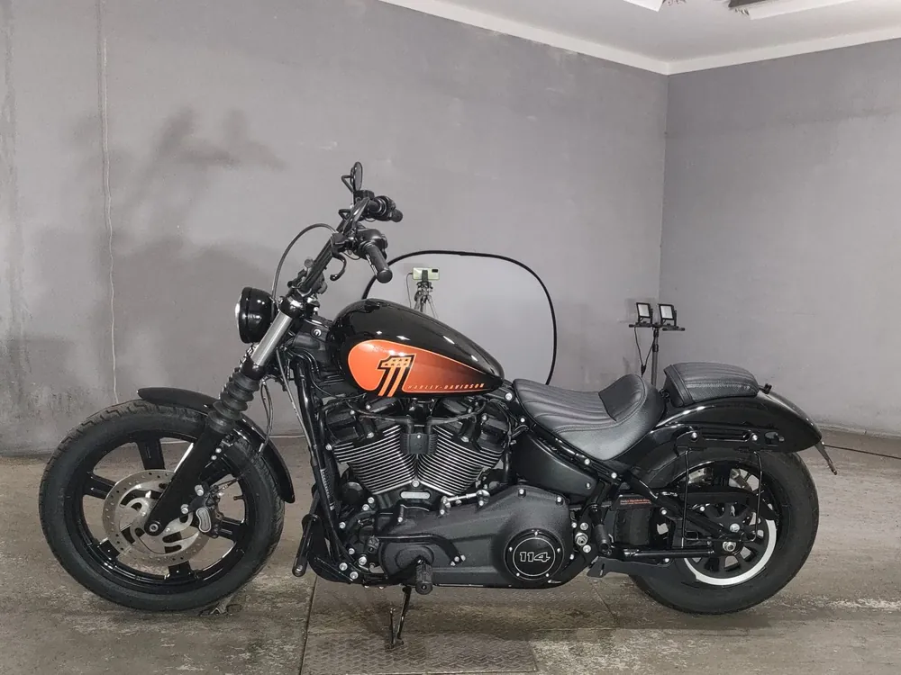 Harley-Davidson FXBBS1870 2022, black / orange, фото 2