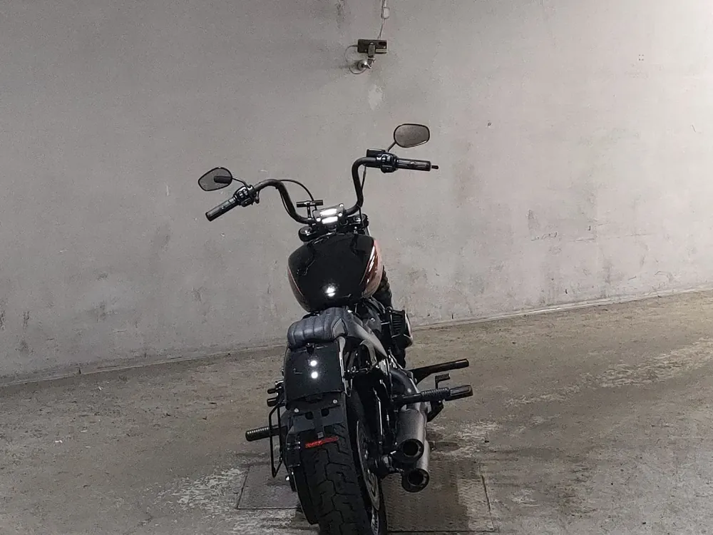 Harley-Davidson FXBBS1870 2022, black / orange, фото 4