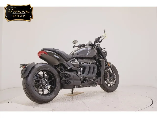 Triumph ROCKET III STORM R 2026, чёрный, фото 5