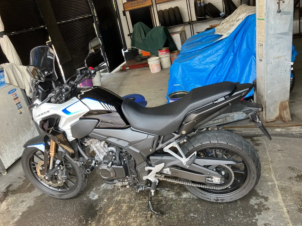 Honda CB400X 2023, белый, чёрный, фото 3