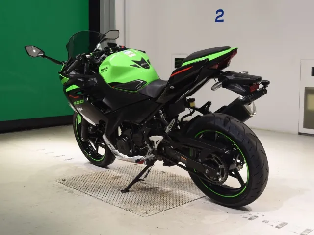 Kawasaki Ninja 400 2021, black | green, фото 6
