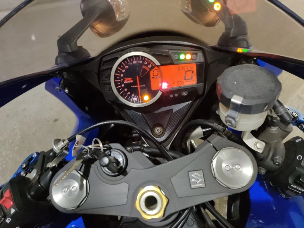Suzuki GSX-R1000 2016, белый, синий, фото 5