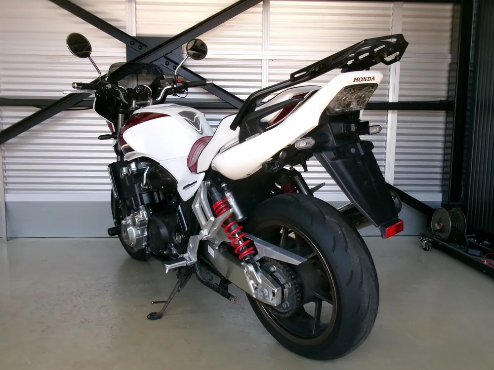 Honda CB1300 2017, p white, красный, фото 5