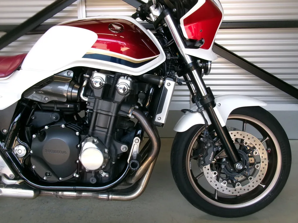 Honda CB1300 2017, p white, красный, фото 7