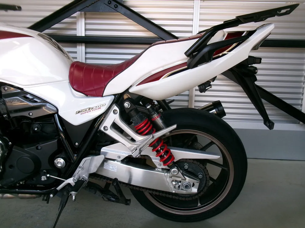 Honda CB1300 2017, p white, красный, фото 9