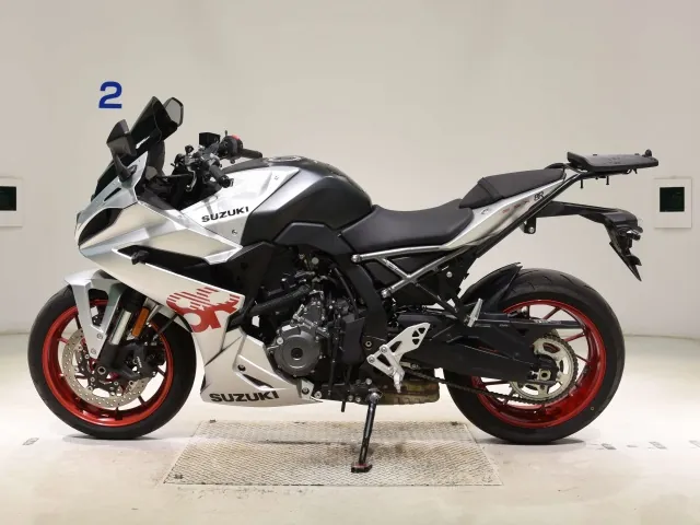 Suzuki Gsx-8T 2024, matt silver, фото 2