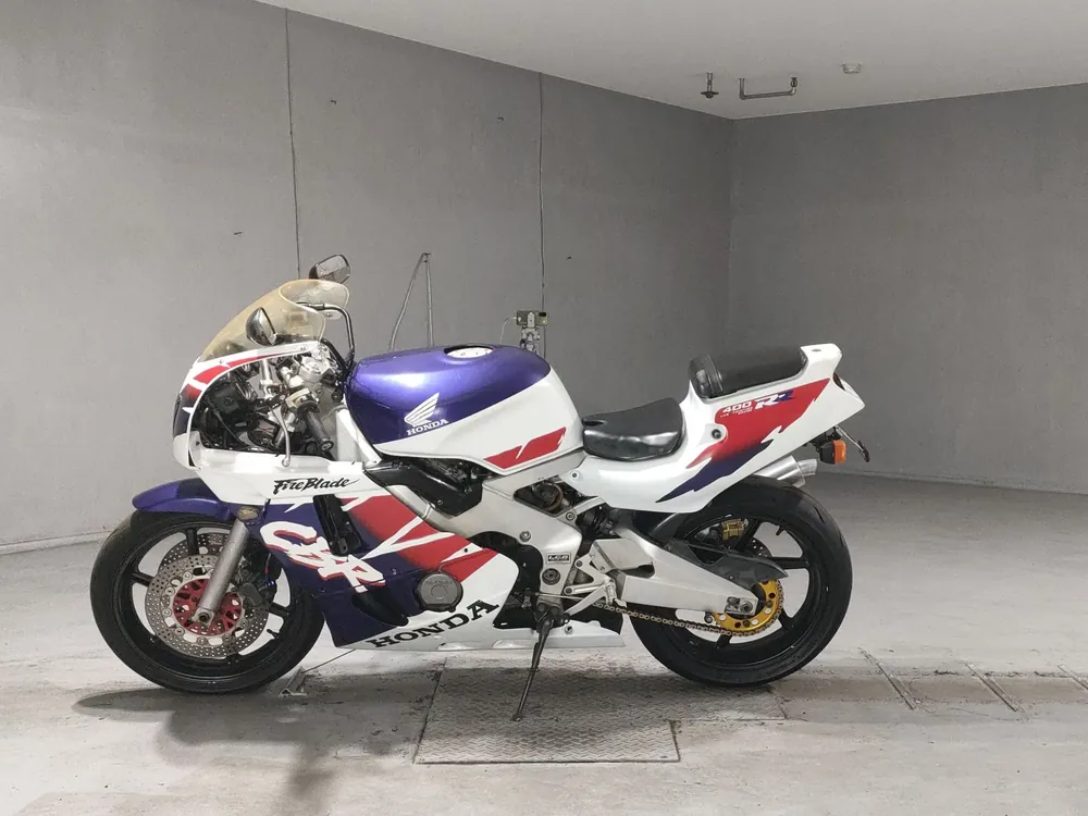 Honda CBR400RR 1991, white / blue, фото 2