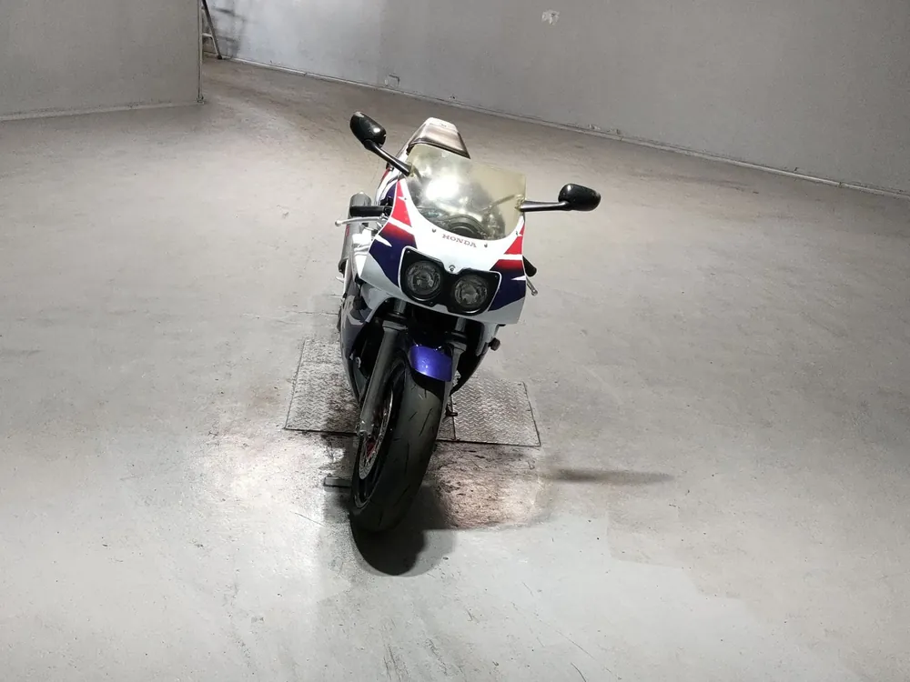 Honda CBR400RR 1991, white / blue, фото 3