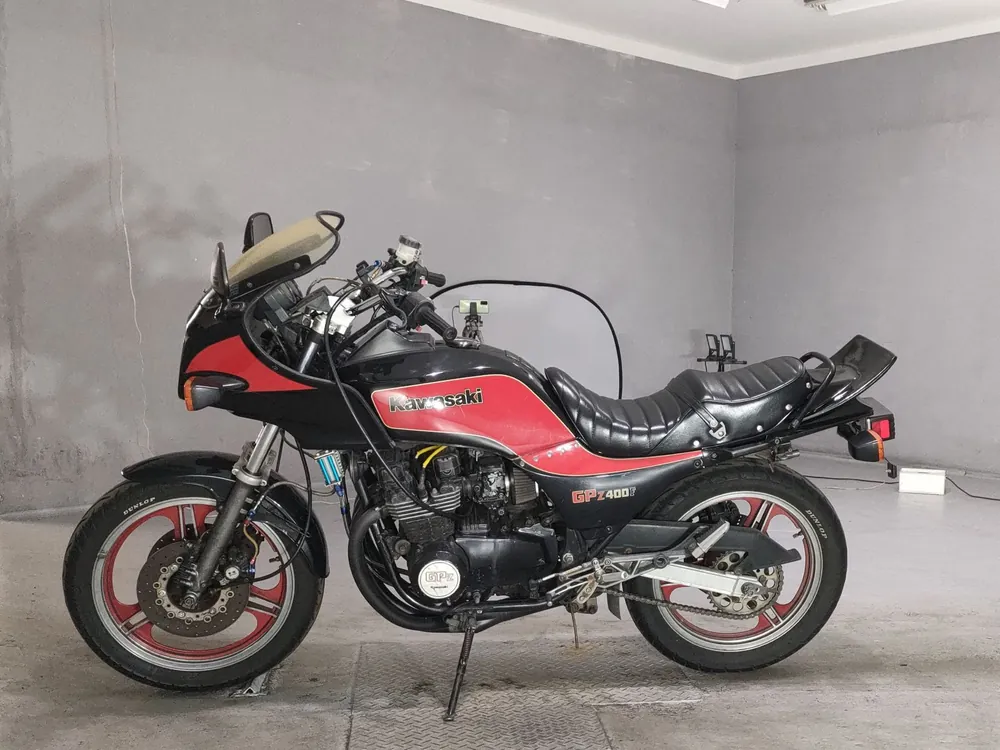 Kawasaki GPZ400F 1985, black/red, фото 2