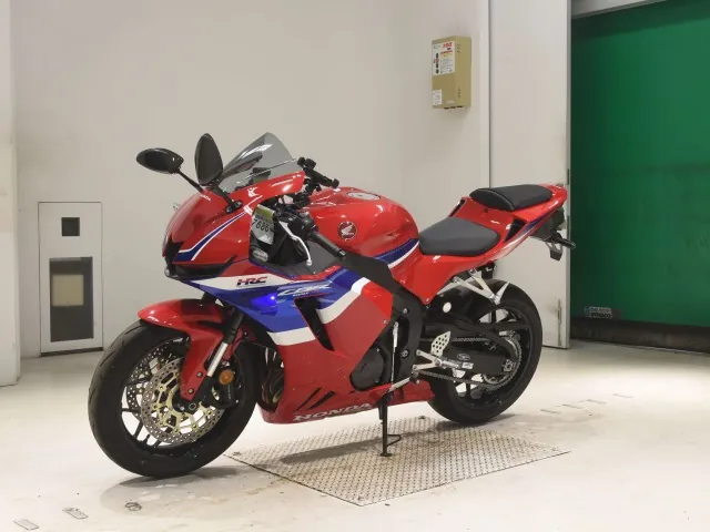 Honda CBR600RR 2025, белый, красный, синий, фото 4