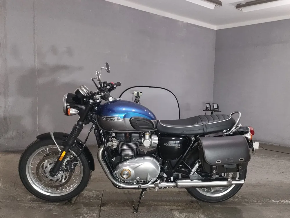 Triumph T120 Bonneville 2022, silver / blue, фото 2