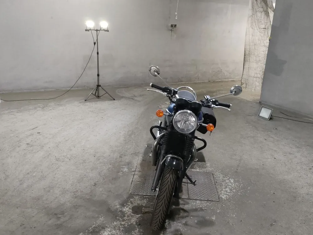 Triumph T120 Bonneville 2022, silver / blue, фото 3