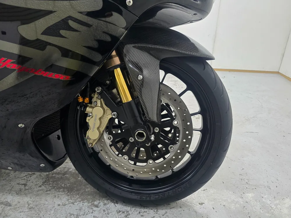 Suzuki GSX1300R 2003, чёрный, фото 9