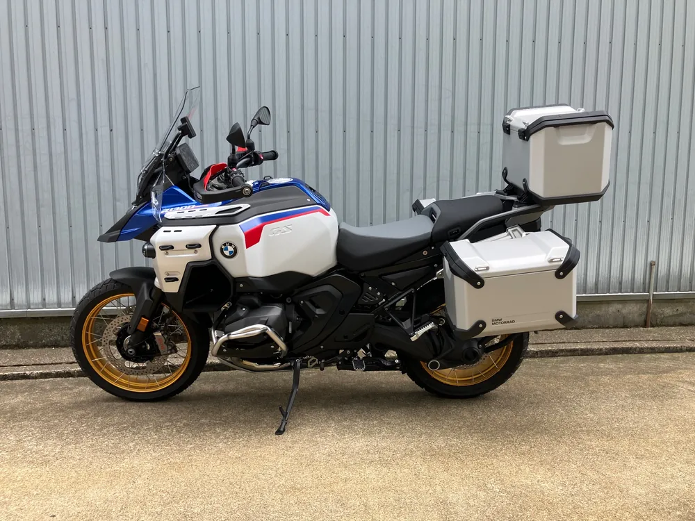 BMW R1300Gs Adv Asa 2026, tricolor color, фото 2