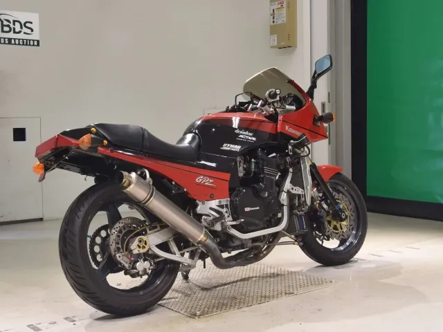 Kawasaki GPZ900R Ninja, red | black, фото 5