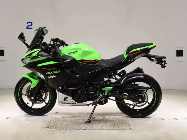 Kawasaki Ninja 400 2022, зелёный, фото 2
